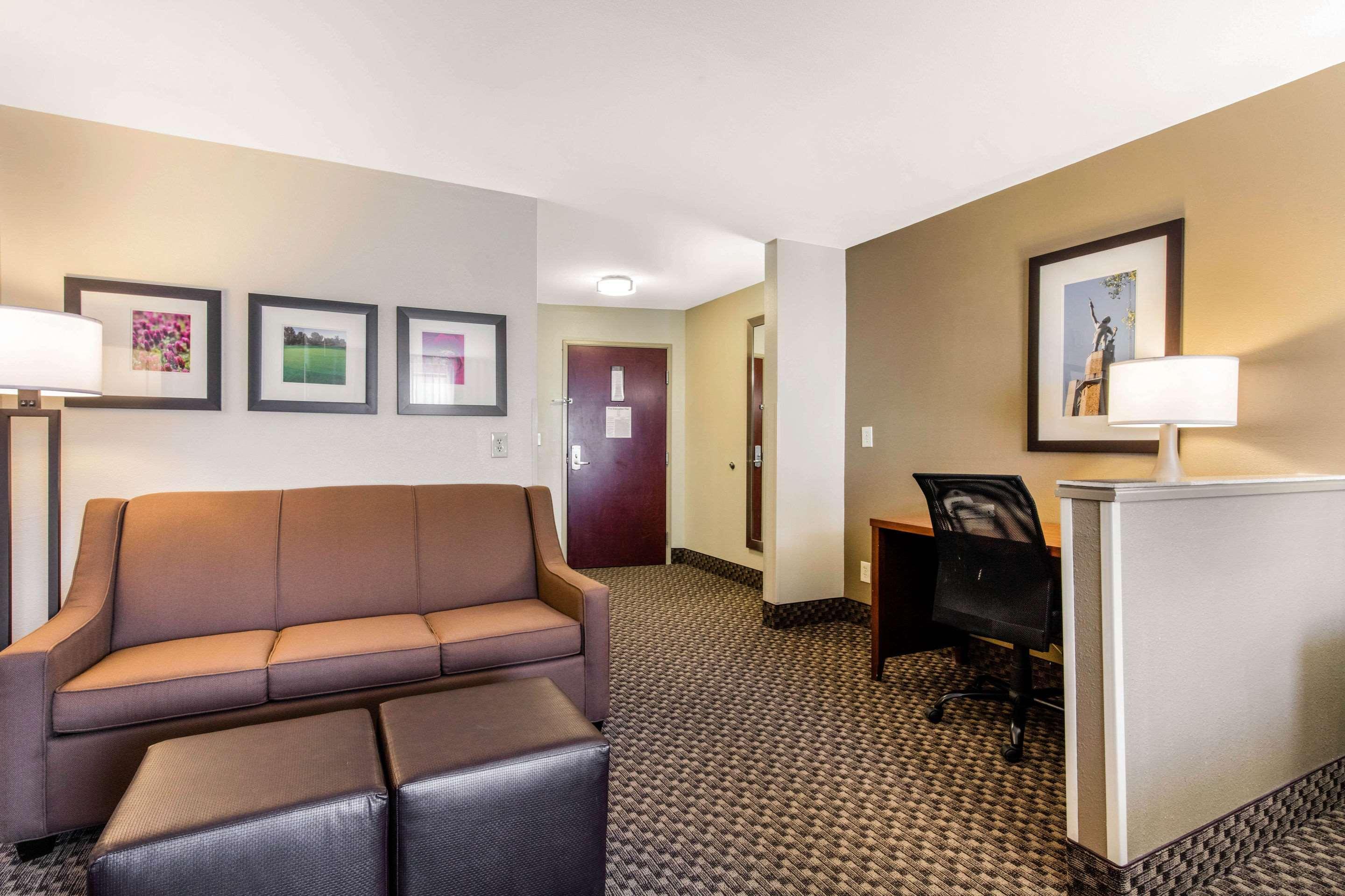 Comfort Suites Tuscaloosa Near University Exteriör bild